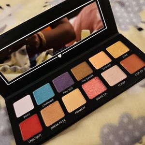 BOXYCHARM Hello Charmer Eyeshadow Palette